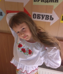 Вышиванка для девочки с длинным рукавом с калиной